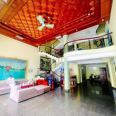 Nha Nghi Ngoc Ha Hotel Ха Лонг Екстериор снимка