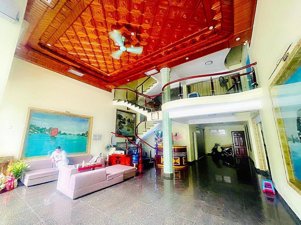 Nha Nghi Ngoc Ha Hotel Ха Лонг Екстериор снимка